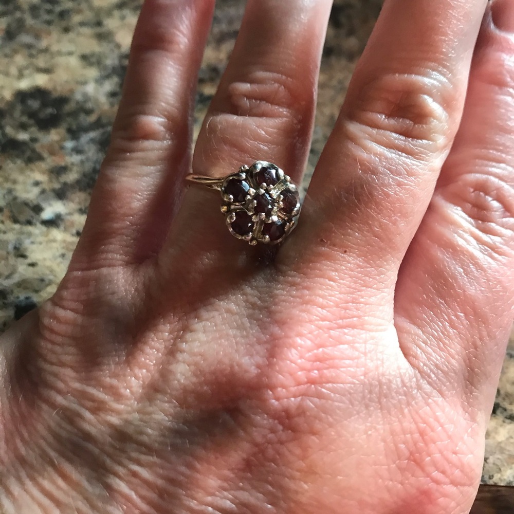 14k Garnet Ring. Size 6-6.25